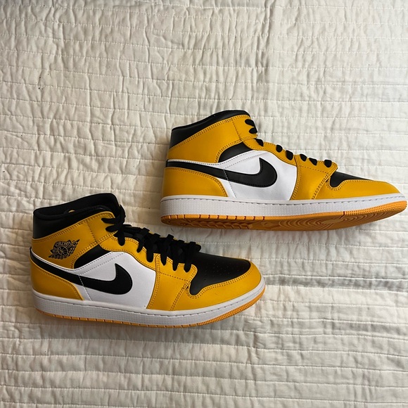 Nike air jordan 1 mid yellow and black NIB - Picture 4 of 8